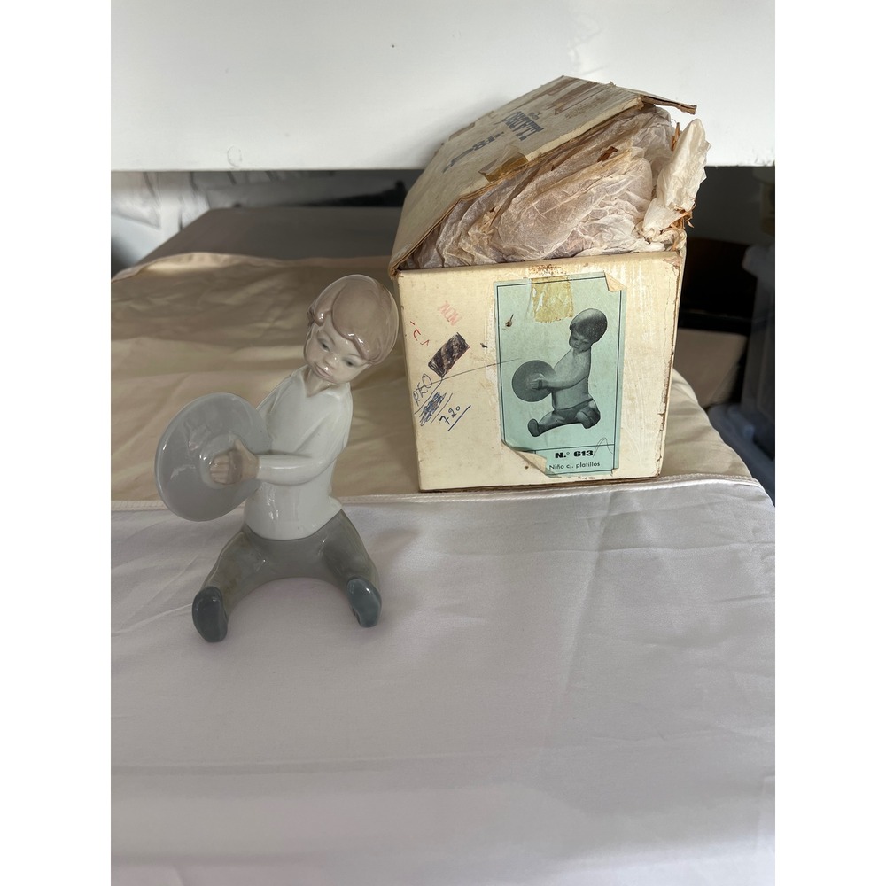 Lladro Boy with Cymbals Porcelain Figurine 613 Nino con Platillos Spain with Box